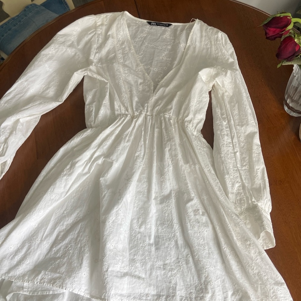 White flower short Zara dress